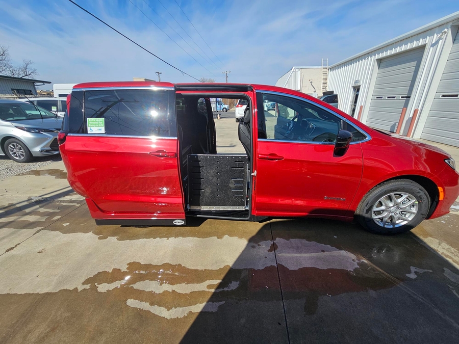 Red Chrysler Pacifica image number 5