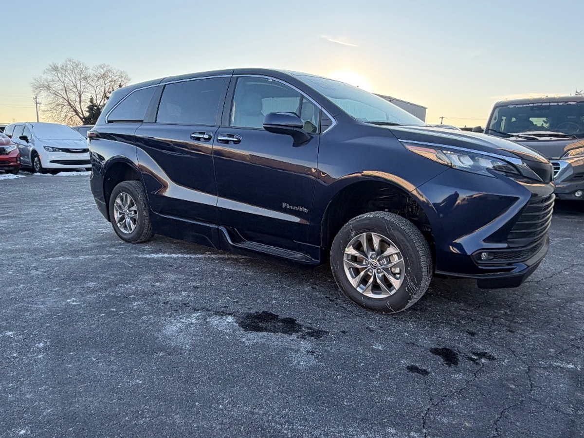 2025 TOYOTA SIENNA - Image 13