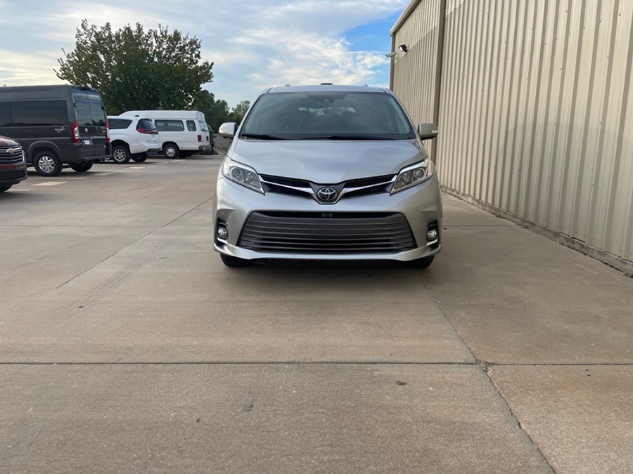 Used 2020 Toyota Sienna Limited Premium - BraunAbility Side Entry In Floor Automatic Ramp