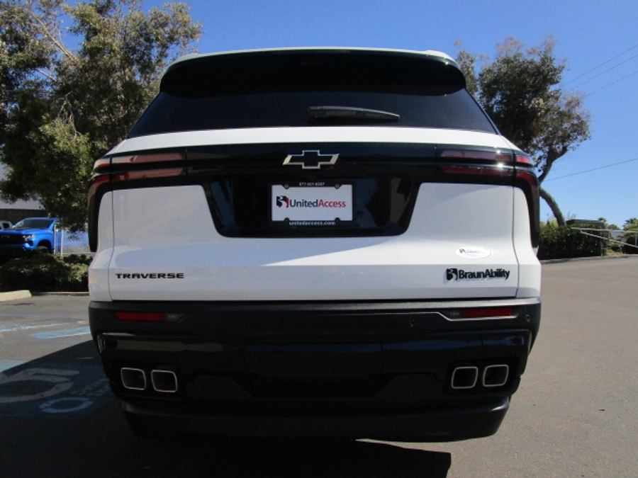 New 2026 Chevrolet Traverse 1LT Midnight - BraunAbility Side Entry In Floor Automatic Ramp