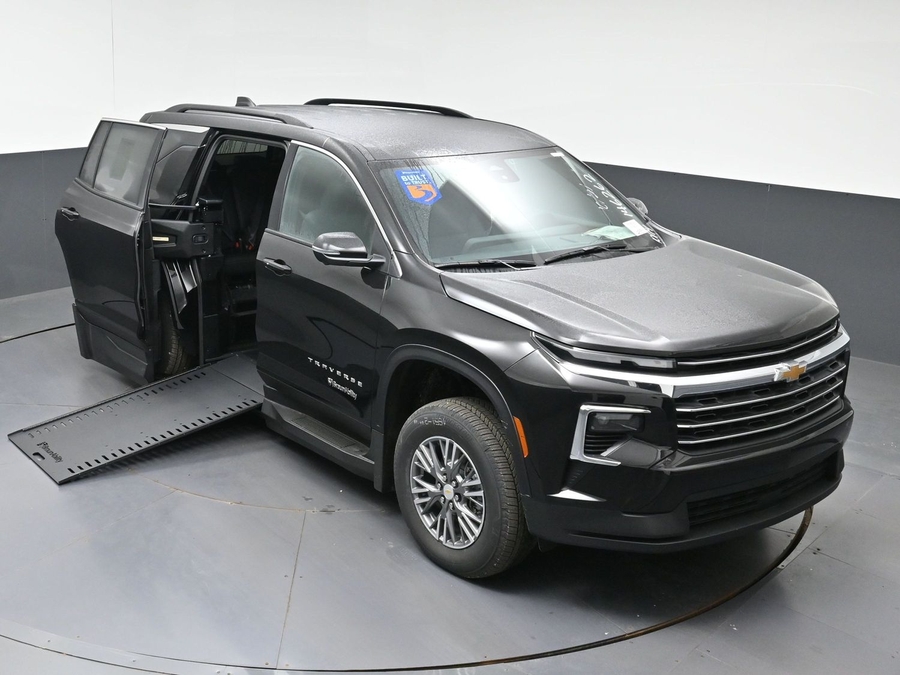New 2027 Chevrolet Traverse 1LT - BraunAbility Side Entry In Floor Automatic Ramp