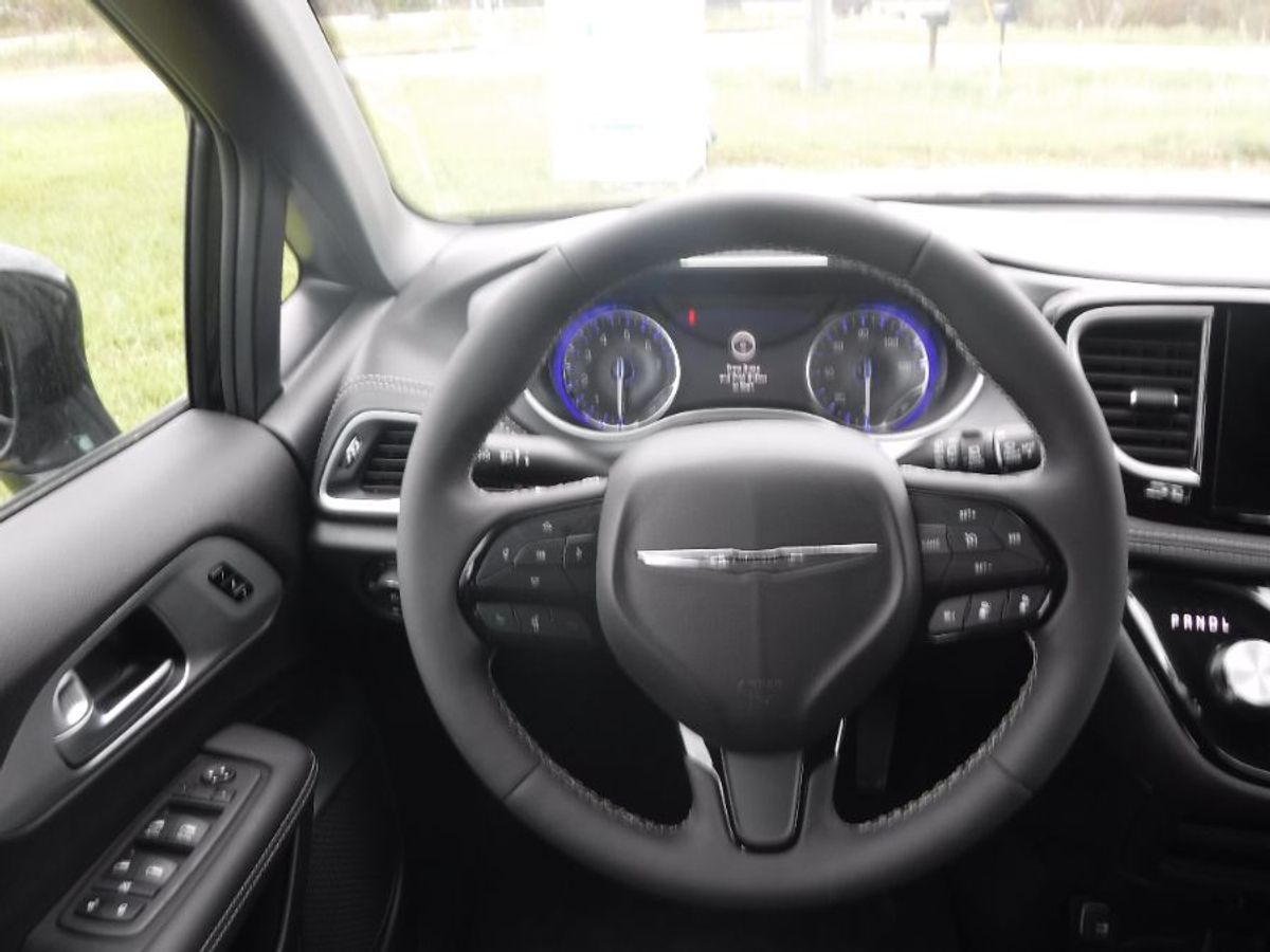 2024 CHRYSLER PACIFICA - Image 10