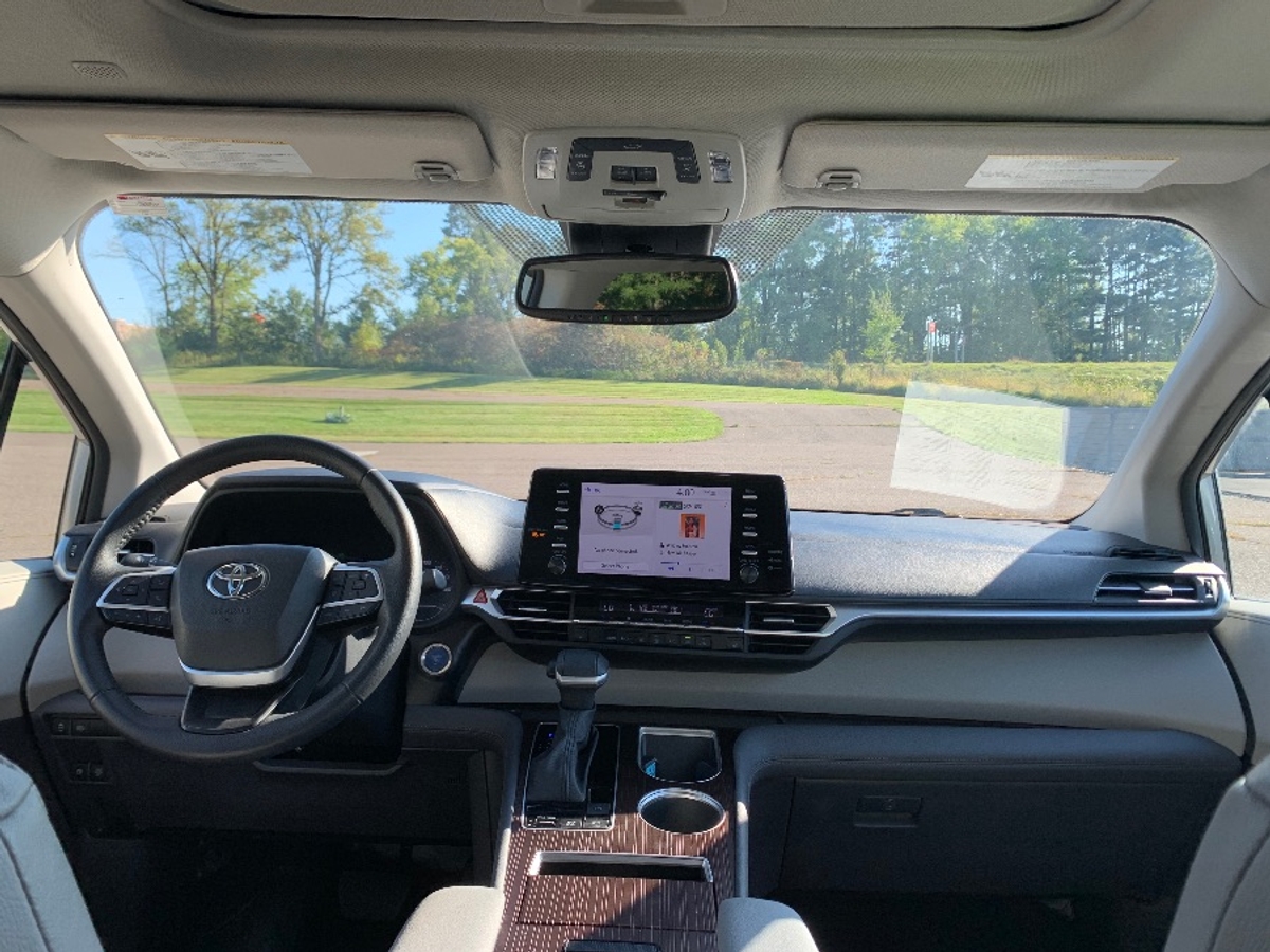 2024 TOYOTA SIENNA - Image 13