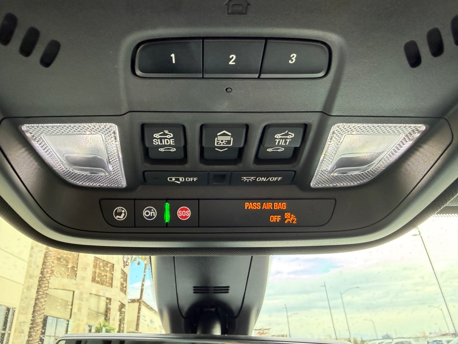 Used 2022 Chevrolet Traverse 3LT - BraunAbility Side Entry In Floor Automatic Ramp