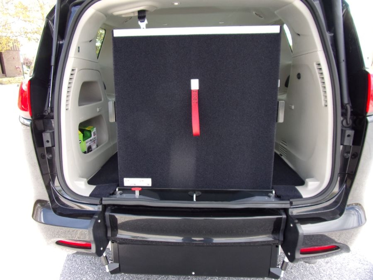 2024 CHRYSLER VOYAGER - Image 17