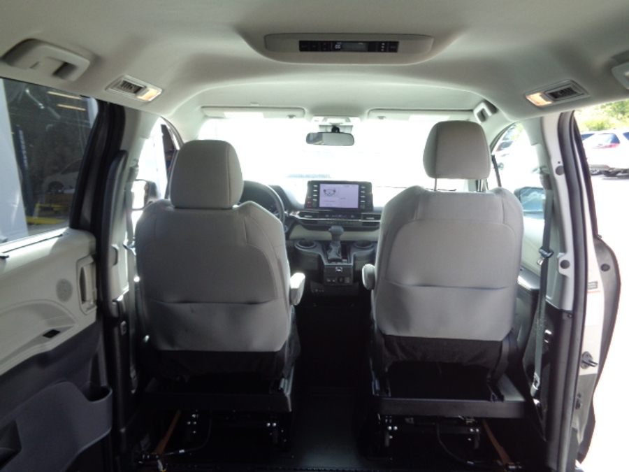 Used 2024 Toyota Sienna Hybrid LE Base - BraunAbility Side Entry Entry Fold Out Automatic Ramp