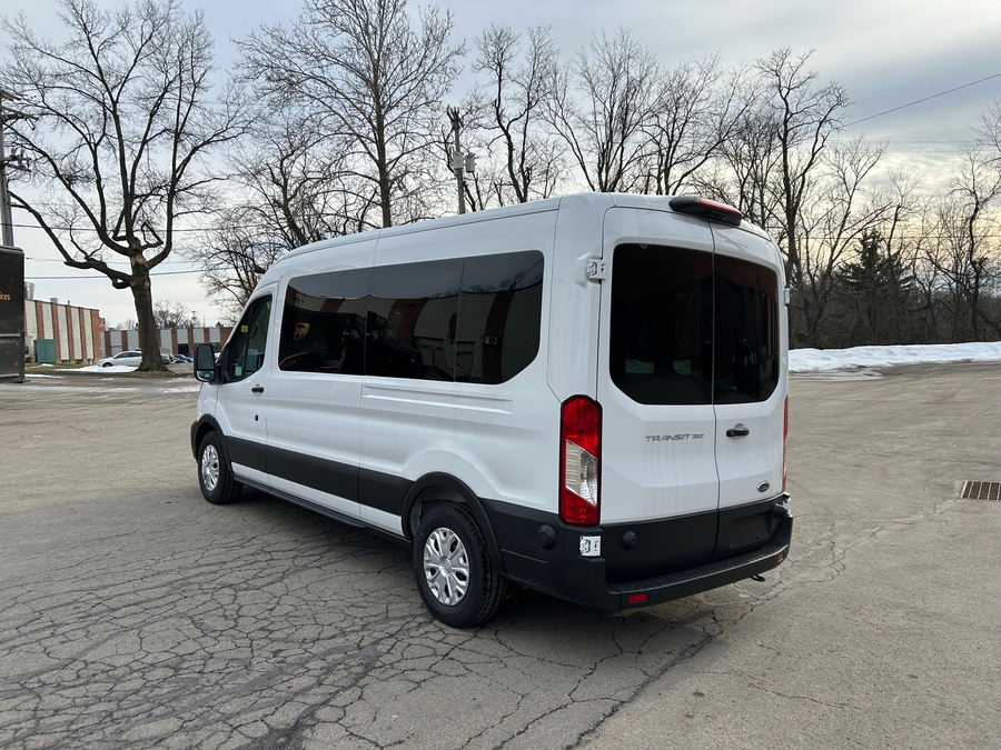White Ford T350 image number 7