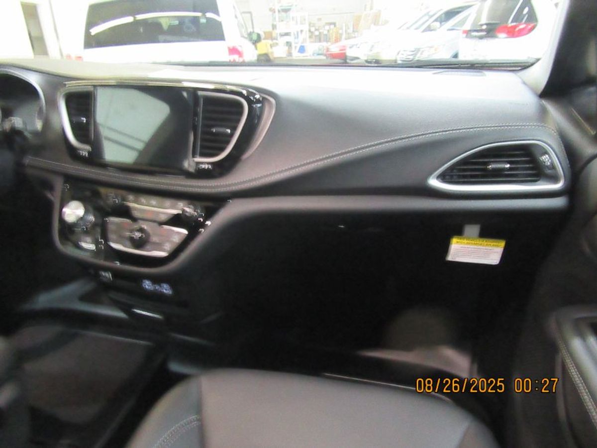 Red Chrysler Pacifica image number 3