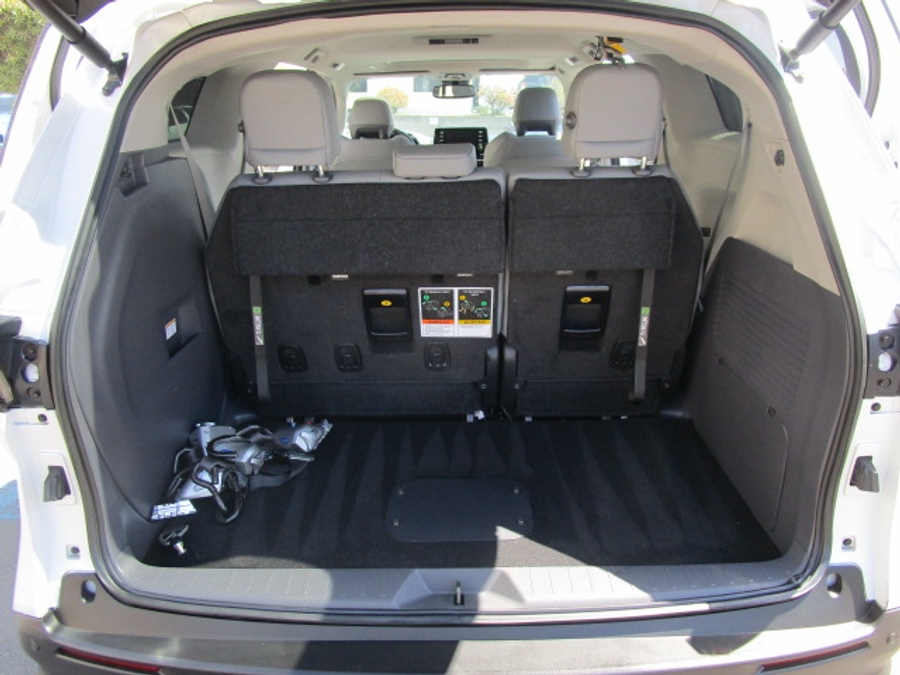 Used 2023 Toyota Sienna Hybrid XLE Plus - BraunAbility Side Entry Entry Fold Out Automatic Ramp