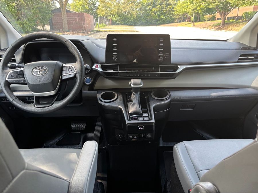 Used 2023 Toyota Sienna Hybrid XLE - BraunAbility Side Entry Entry In Floor Automatic Ramp