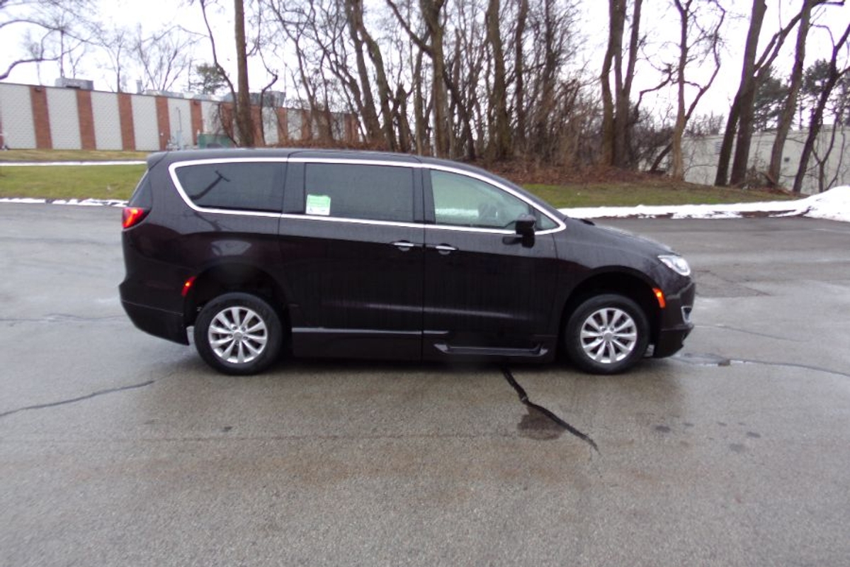 2018 Chrysler Pacifica Touring Plus