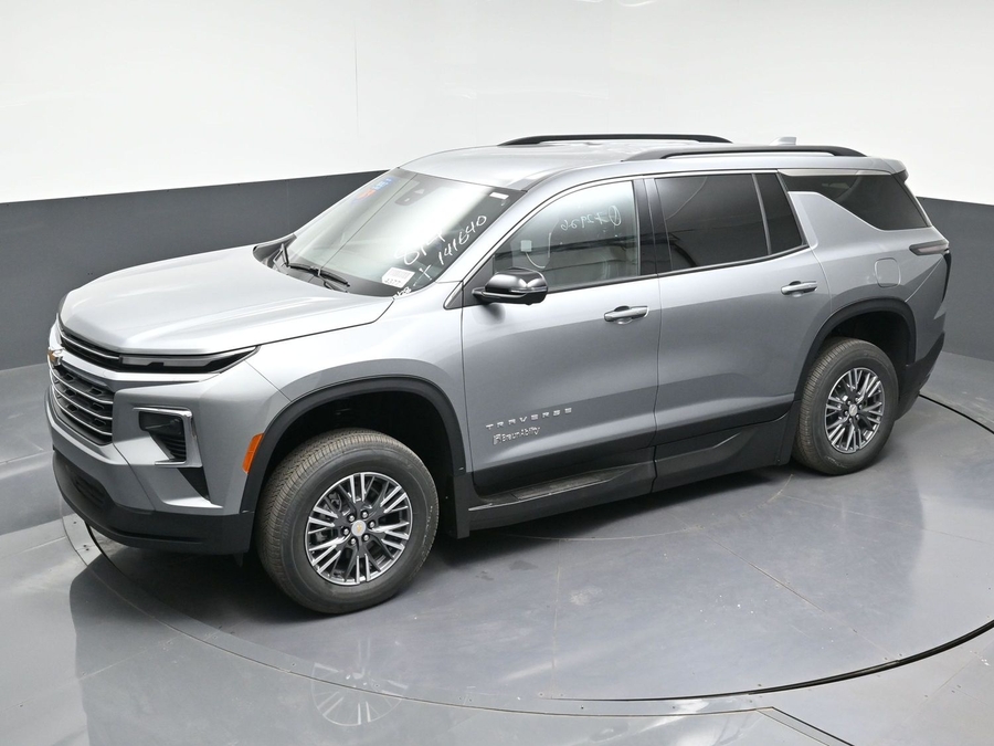 New 2026 Chevrolet Traverse 1LT - BraunAbility Side Entry In Floor Automatic Ramp