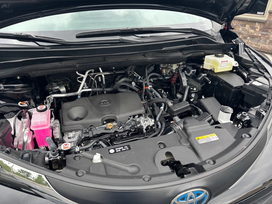 Used 2025 Toyota Sienna Hybrid XLE - BraunAbility Side Entry Entry Fold Out Automatic Ramp