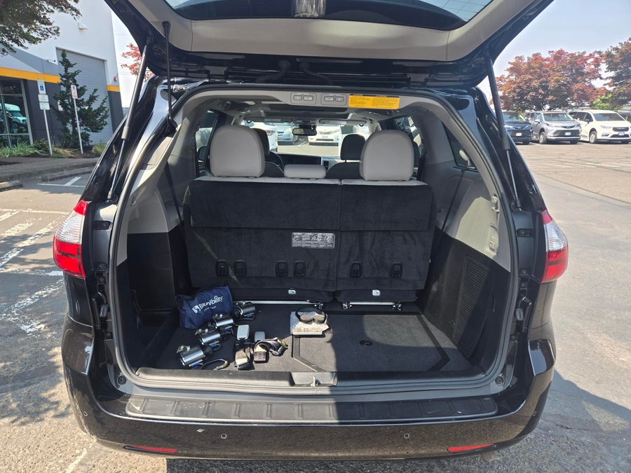 Used 2018 Toyota Sienna Limited Premium - BraunAbility Side Entry In Floor Automatic Ramp