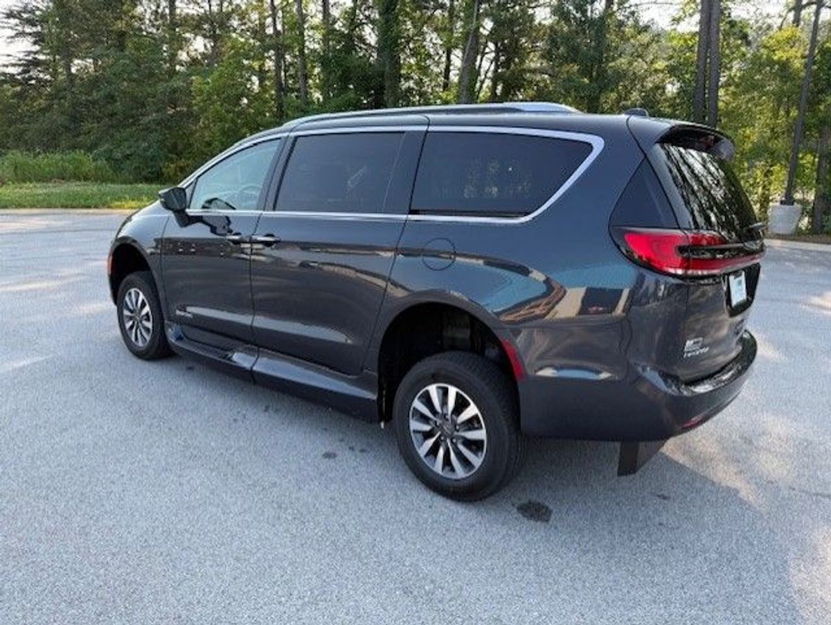 2021 CHRYSLER PACIFICA - Image 8