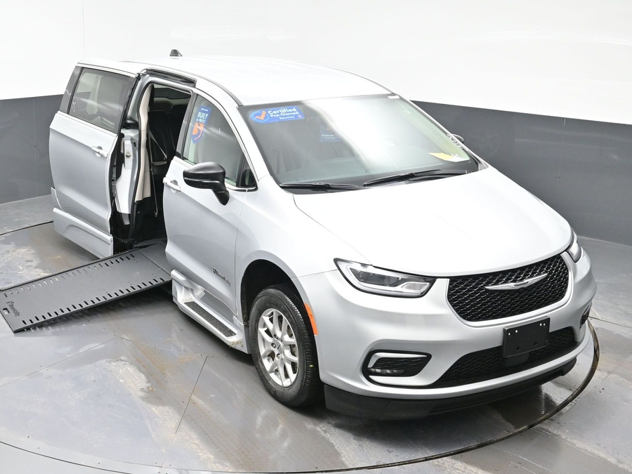 Used 2024 Chrysler Pacifica Touring L - BraunAbility Side Entry Entry In Floor Automatic Ramp