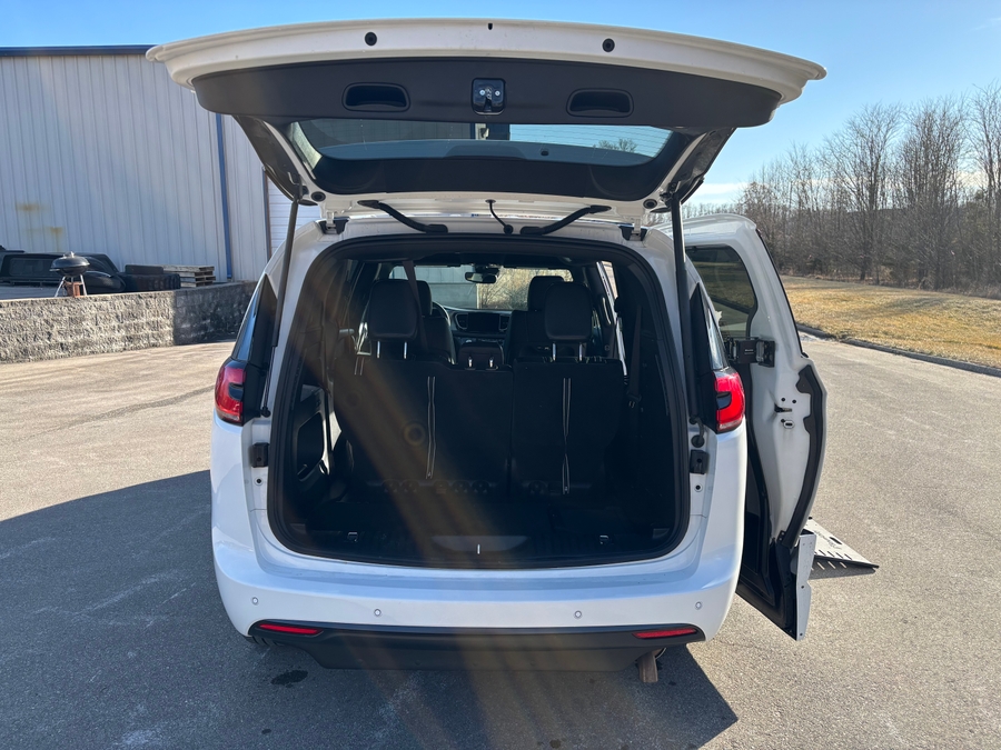 Used 2023 Chrysler Pacifica Touring L Sport - BraunAbility Side Entry Entry In Floor Automatic Ramp
