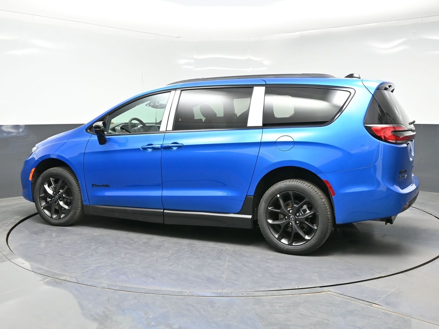 New 2026 Chrysler Pacifica Select Sport - BraunAbility Side Entry Entry Fold Out Manual Ramp