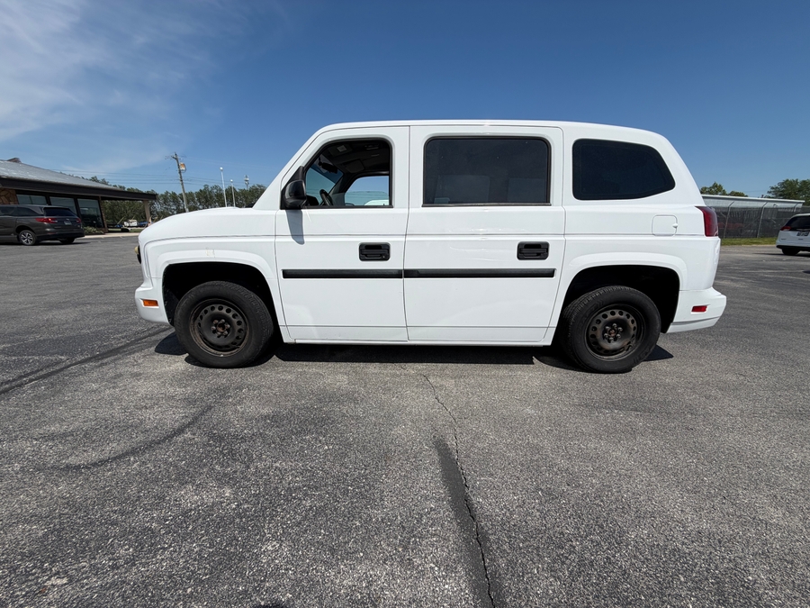 White MV1 MV1 image number 4