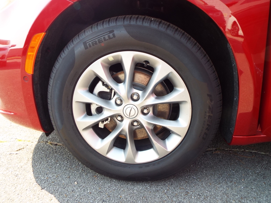 Red Chrysler Pacifica image number 28