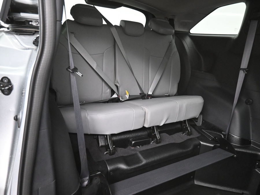 New 2025 Toyota Sienna Hybrid XLE Plus - BraunAbility Side Entry Entry Fold Out Automatic Ramp