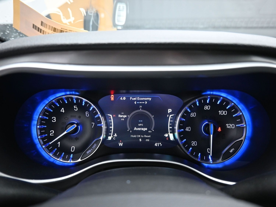 New 2025 Chrysler Pacifica Select Safety - BraunAbility Side Entry Entry Fold Out Automatic Ramp