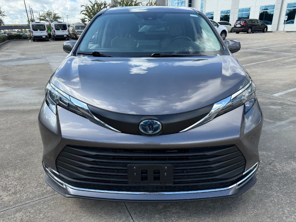 2024 TOYOTA SIENNA - Image 8