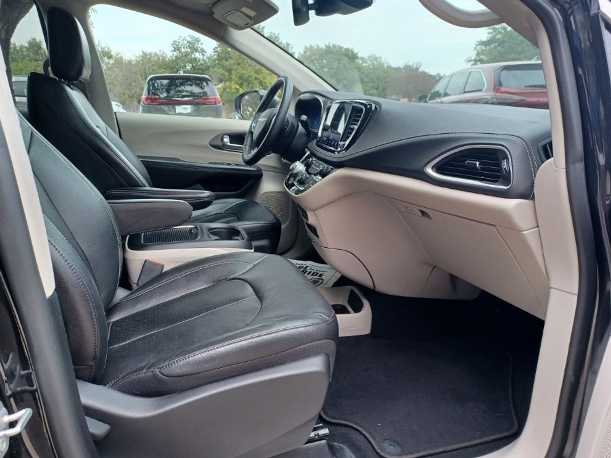 2022 CHRYSLER PACIFICA - Image 19