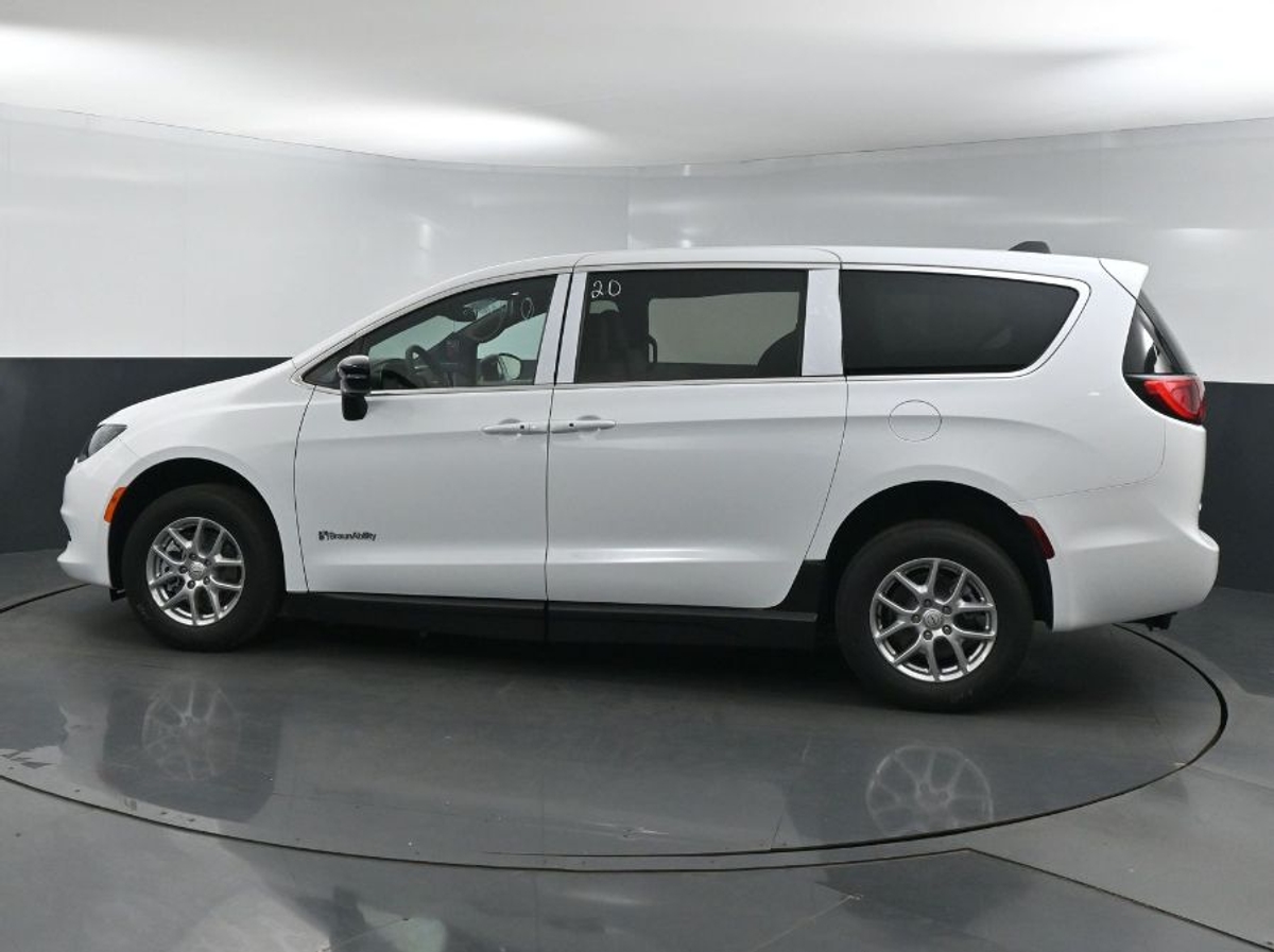 2025 CHRYSLER VOYAGER - Image 5