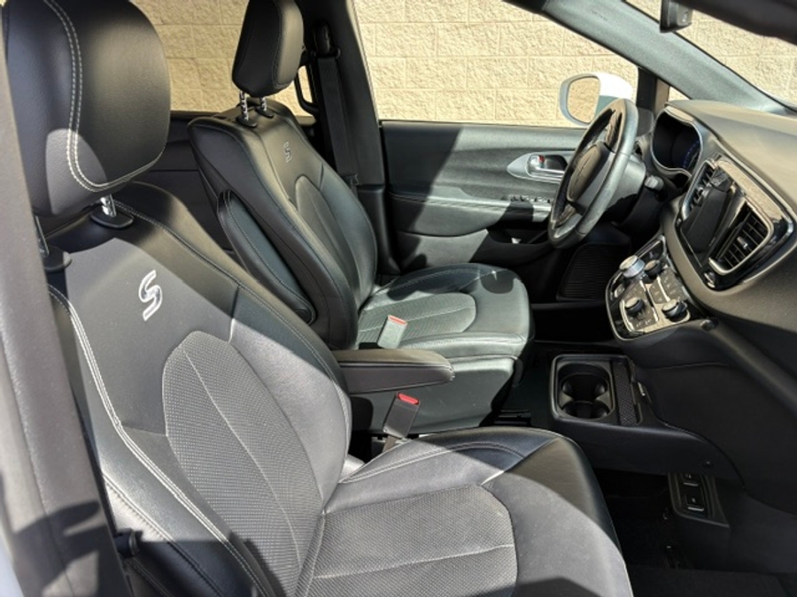 Used 2019 Chrysler Pacifica Touring L Plus - VMI Side Entry In Floor Automatic Ramp