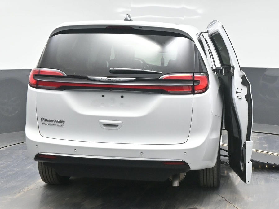 Used 2024 Chrysler Pacifica Touring L - BraunAbility Side Entry Entry In Floor Automatic Ramp