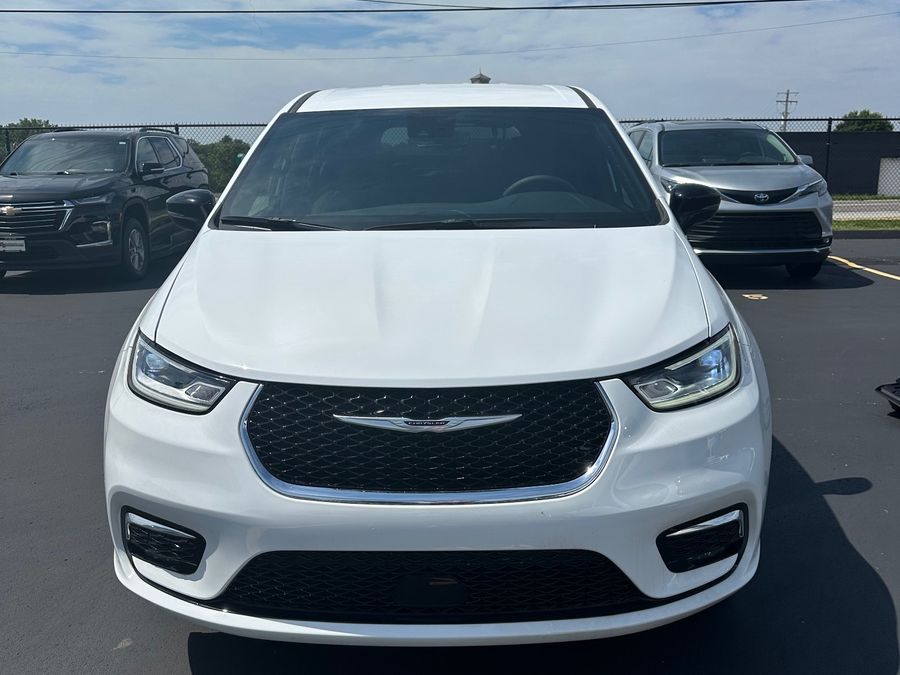 Used 2024 Chrysler Pacifica Touring - BraunAbility Rear Entry Entry Fold Out Manual Ramp