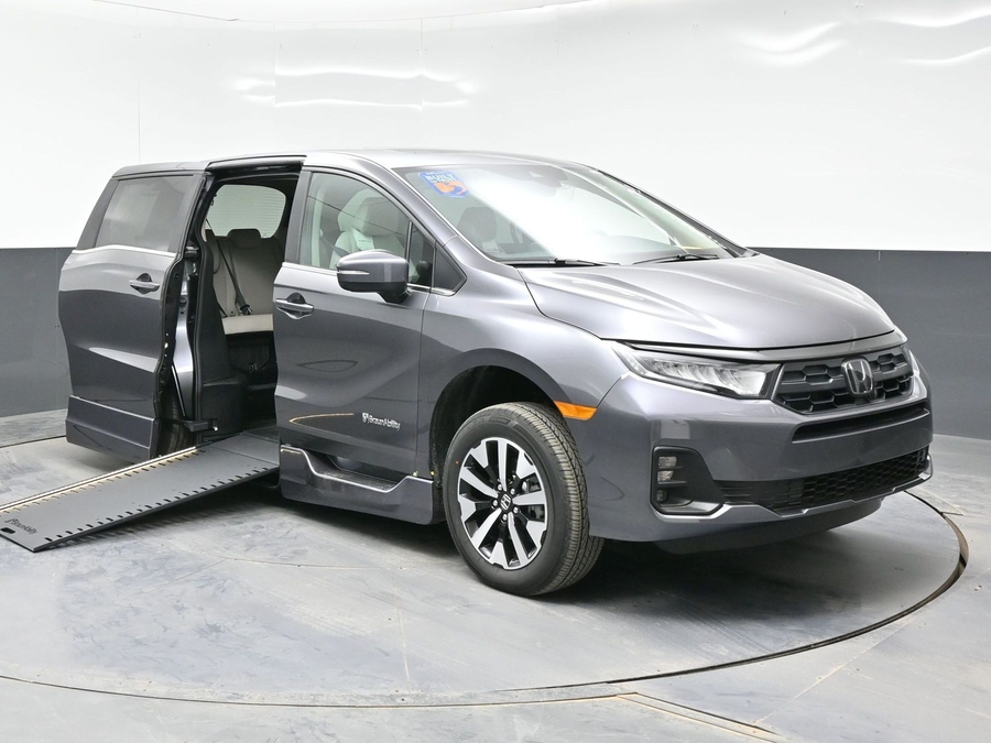 Grey Honda Odyssey with Side Entry Automatic In Floor ramp