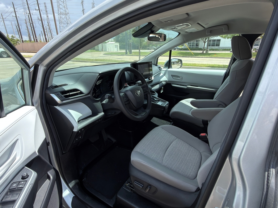 Used 2025 Toyota Sienna Hybrid LE - BraunAbility Side Entry Fold Out Automatic Ramp