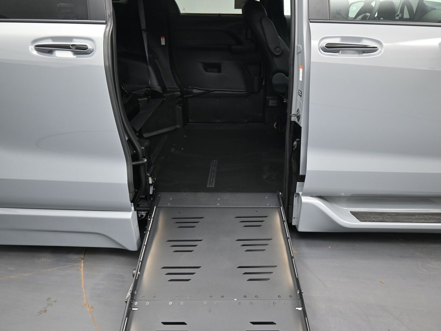 New 2026 Toyota Sienna Hybrid XSE Sport - BraunAbility Side Entry Fold Out Automatic Ramp