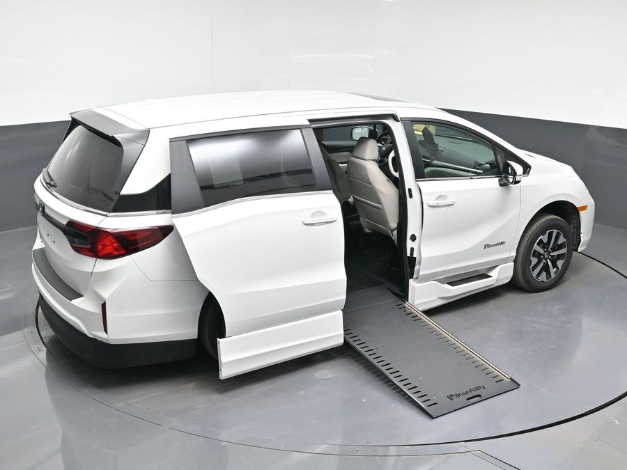 New 2026 Honda Odyssey EX-L - BraunAbility Side Entry Entry In Floor Automatic Ramp
