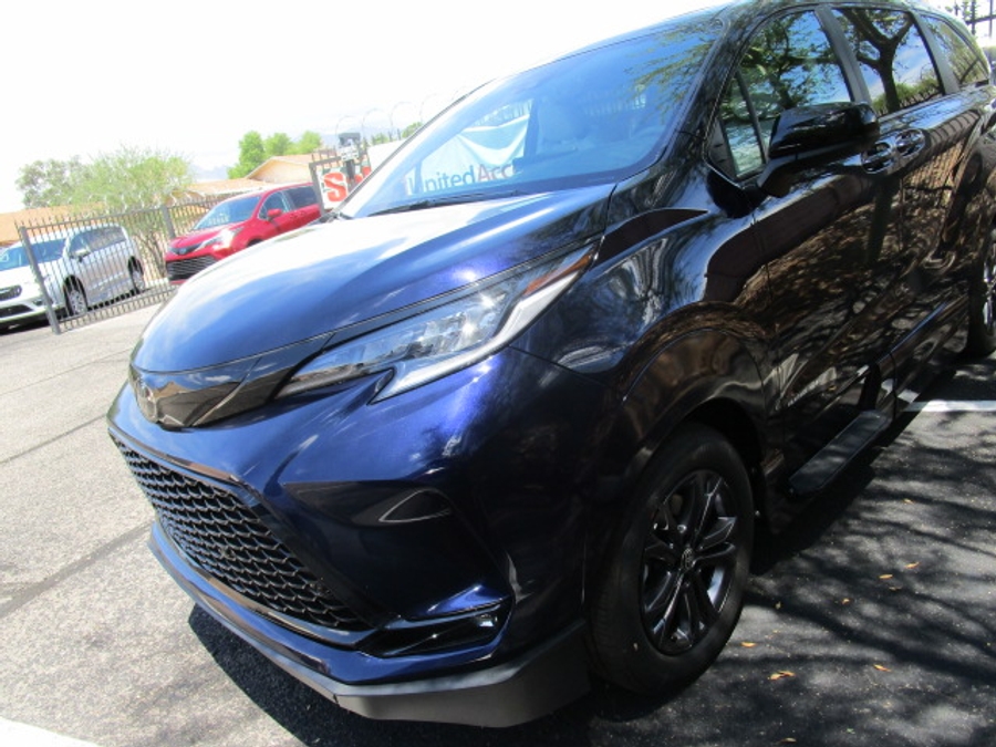 New 2026 Toyota Sienna Hybrid AWD XSE - VMI Side Entry In Floor Automatic Ramp