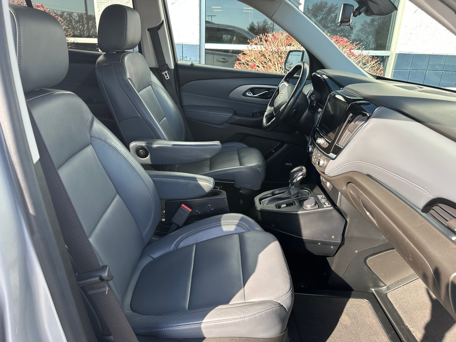 Used 2021 Chevrolet Traverse 3LT - BraunAbility Side Entry Entry In Floor Automatic Ramp