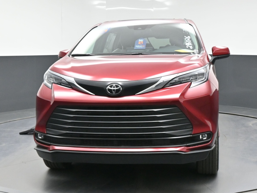New 2026 Toyota Sienna Hybrid XLE Add - BraunAbility Side Entry Fold Out Automatic Ramp