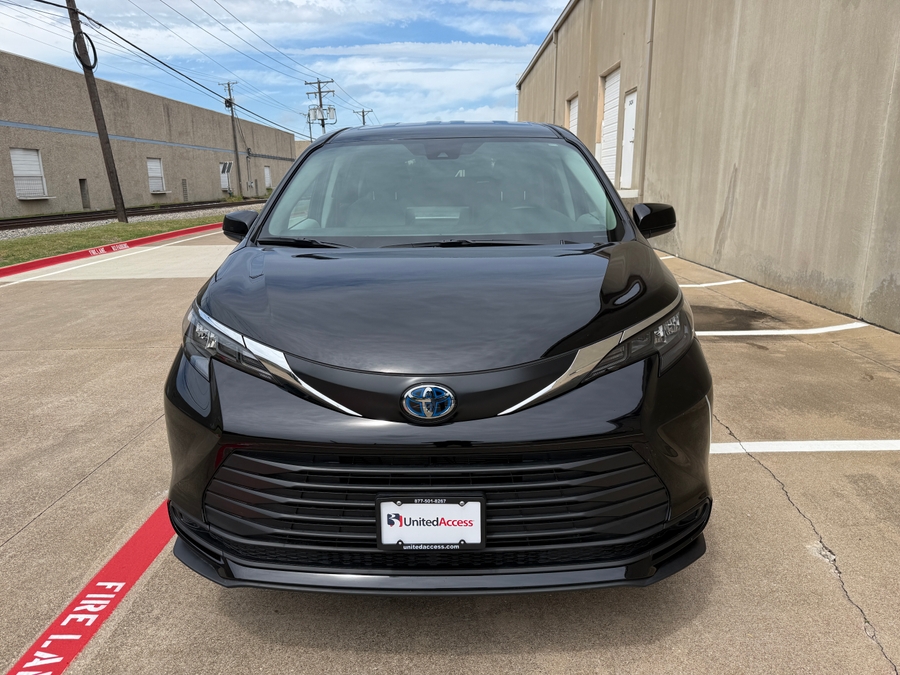 Used 2024 Toyota Sienna Hybrid LE - BraunAbility Rear Entry Entry Fold Out Manual Ramp