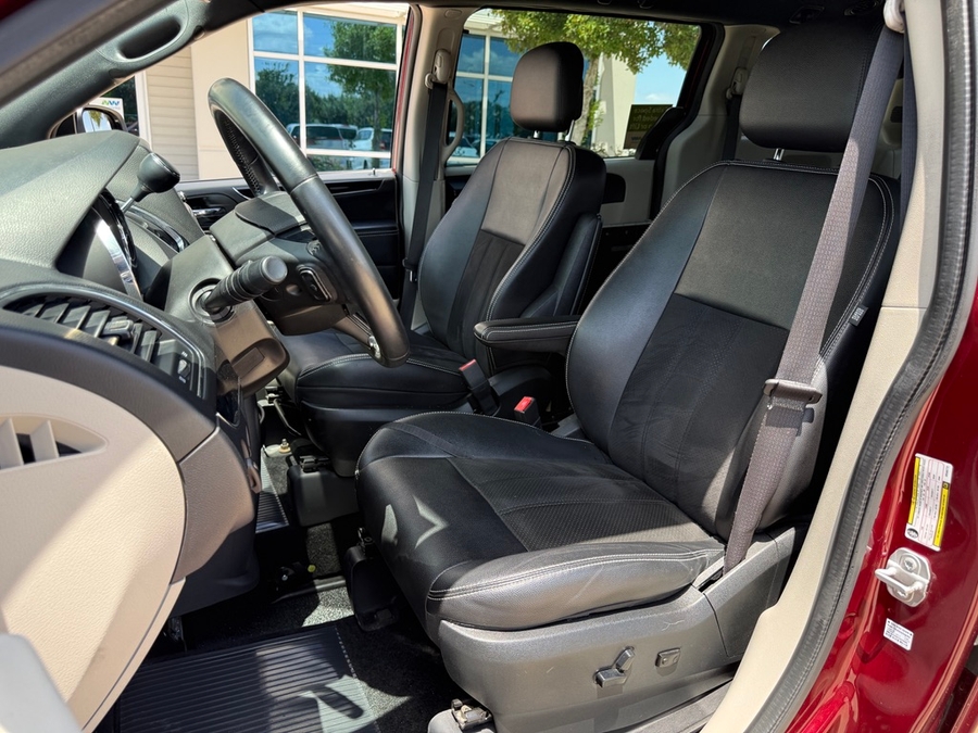 Red Dodge Grand Caravan image number 9