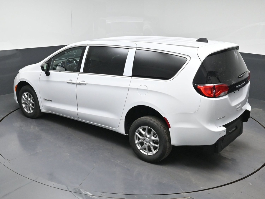 New 2026 Chrysler Voyager LX - BraunAbility Rear Entry Fold Out Manual Ramp