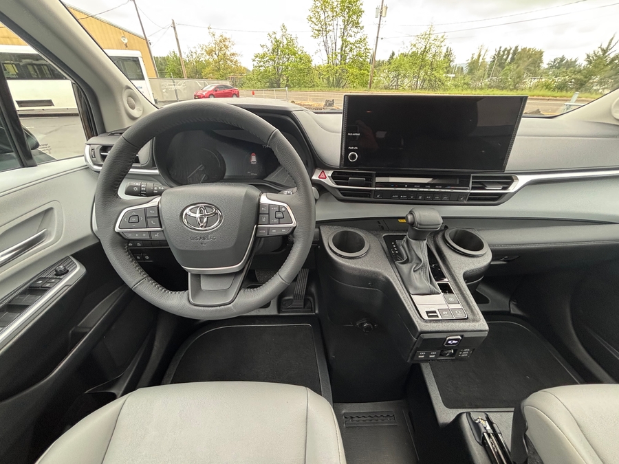 Used 2025 Toyota Sienna Hybrid XLE - BraunAbility Side Entry Entry Fold Out Automatic Ramp