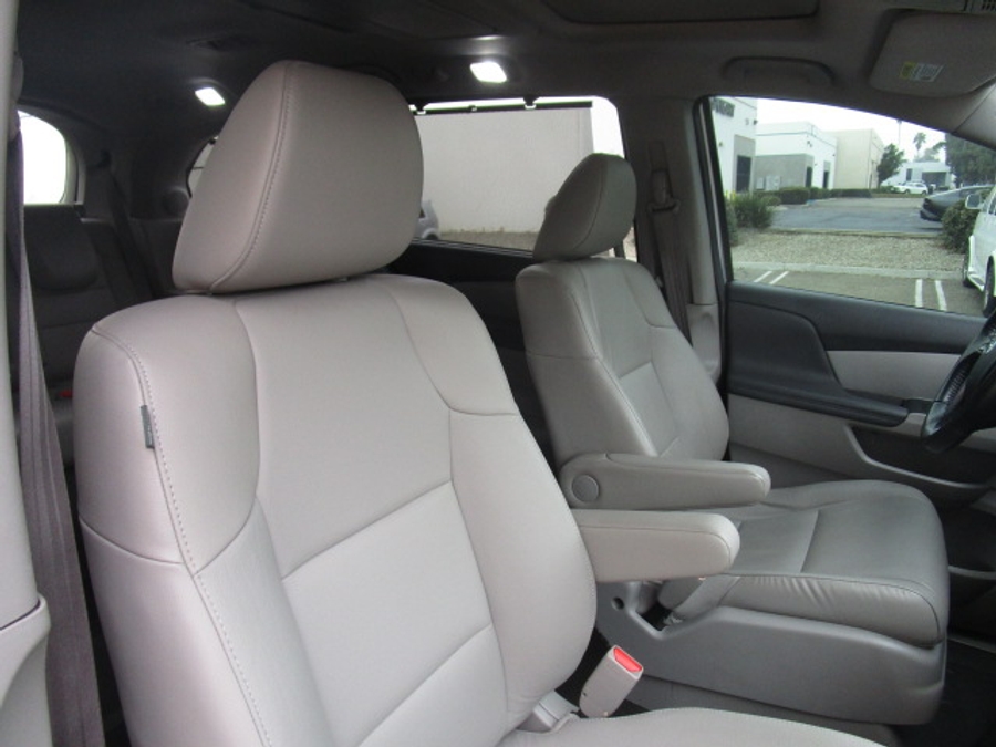 Used 2015 Honda Odyssey Touring Elite - VMI Side Entry Entry In Floor Automatic Ramp