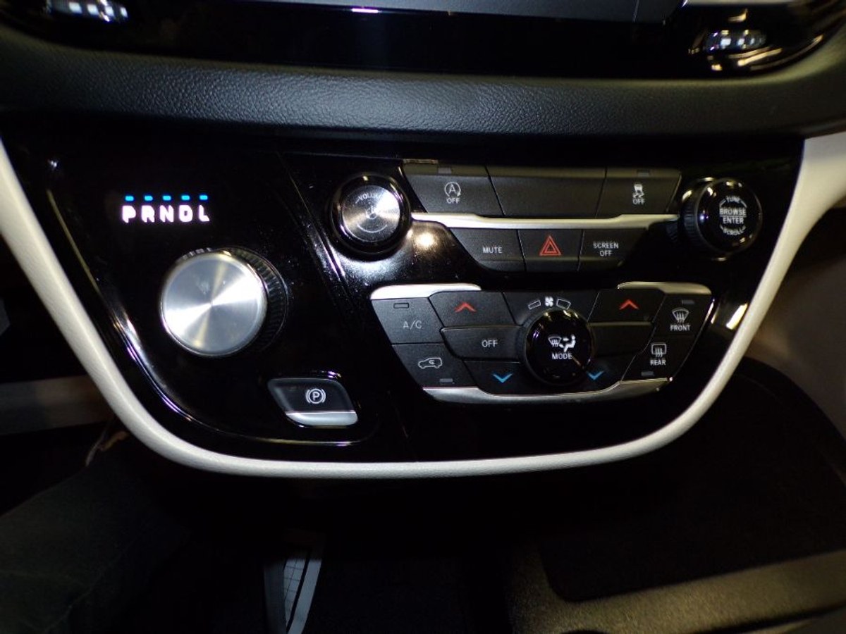 2023 CHRYSLER VOYAGER - Image 11