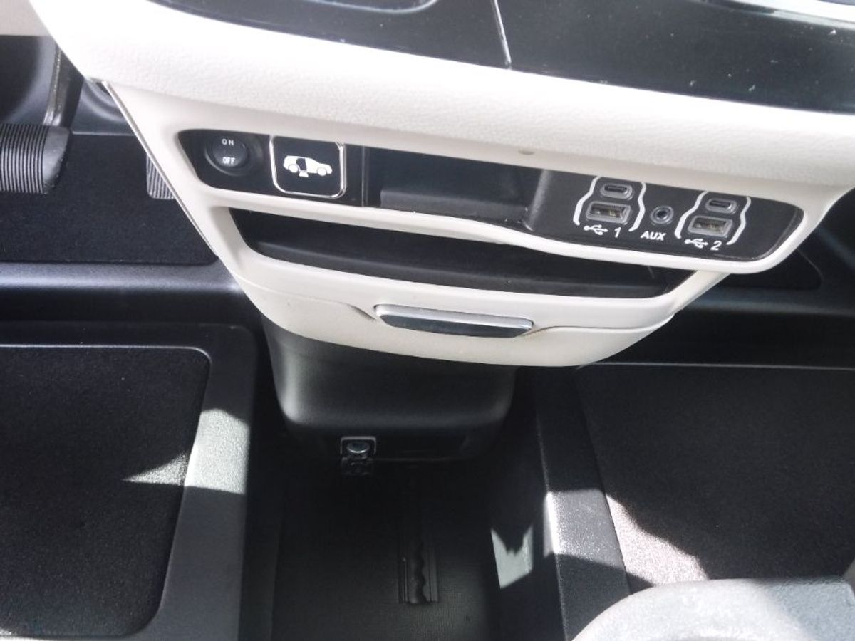 2023 CHRYSLER VOYAGER - Image 12