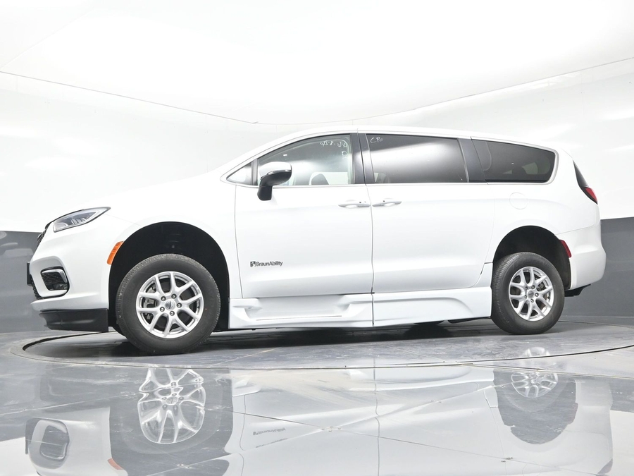 Used 2023 Chrysler Pacifica Touring L - BraunAbility Side Entry Fold Out Automatic Ramp