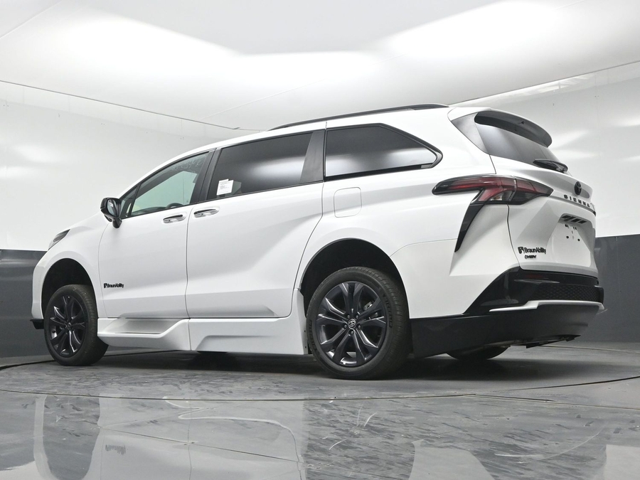 New 2026 Toyota Sienna Hybrid XSE Sport - BraunAbility Side Entry Fold Out Automatic Ramp