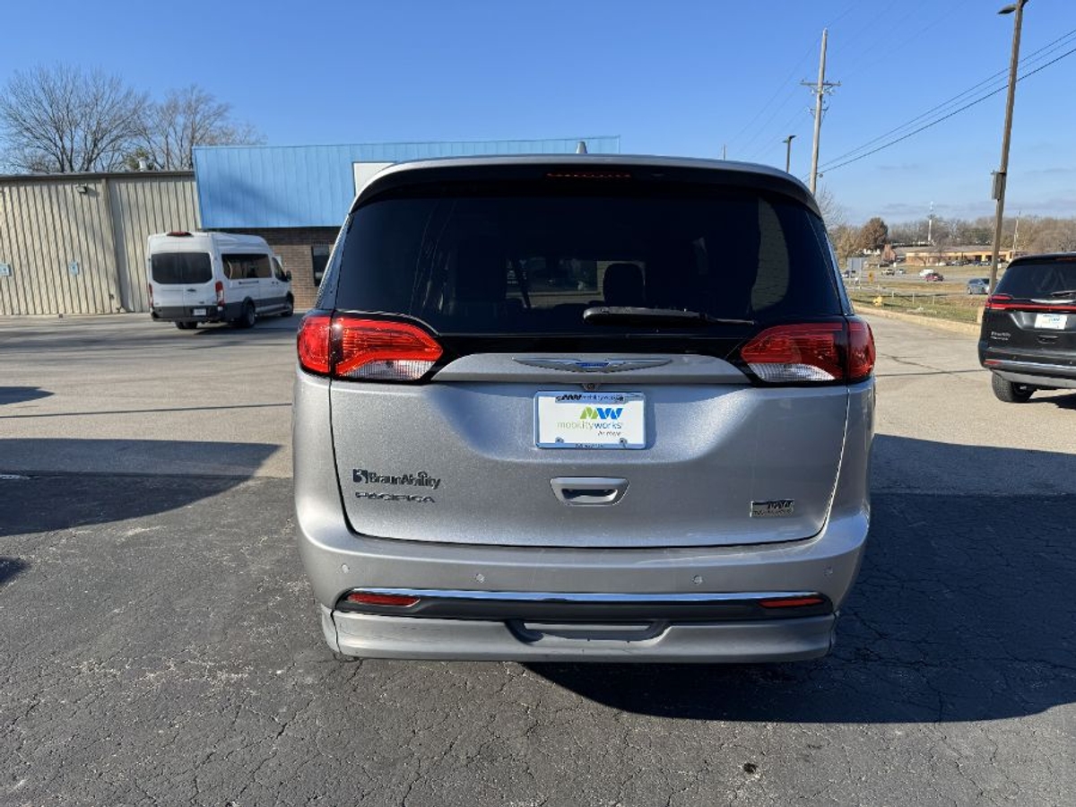 2018 CHRYSLER PACIFICA - Image 11