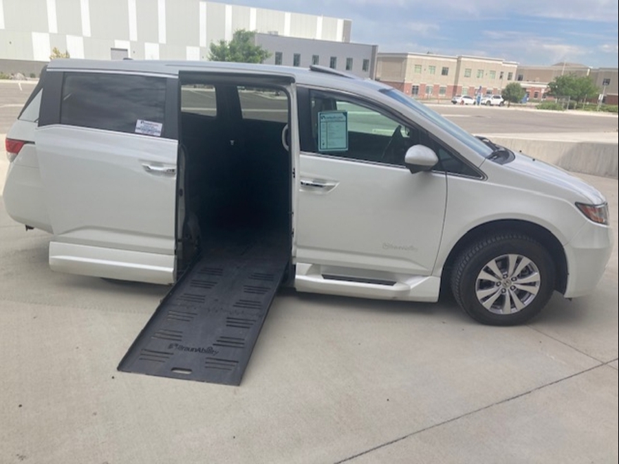 Used 2016 Honda Odyssey EX-L - BraunAbility Side Entry In Floor Automatic Ramp